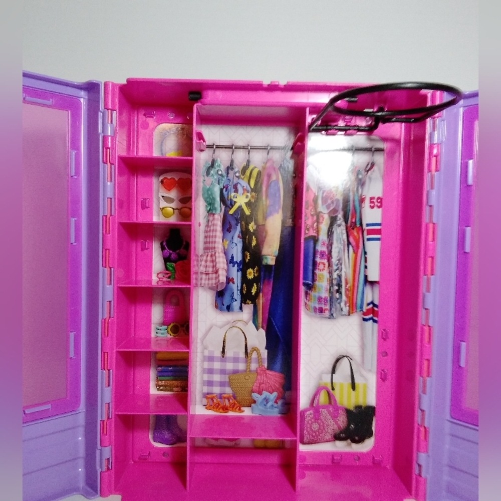 Barbie Portable Set - Picture 16 of 16
